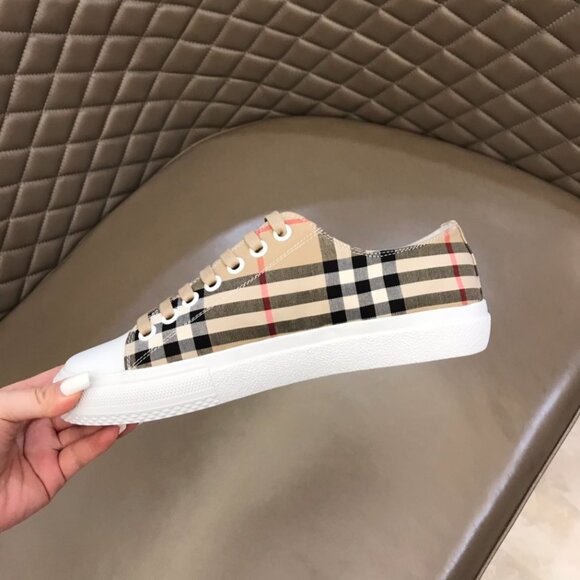 🌟👟Burberry Beige Vintage Check Canvas Low Top Sneakers - Picture 8 of 8